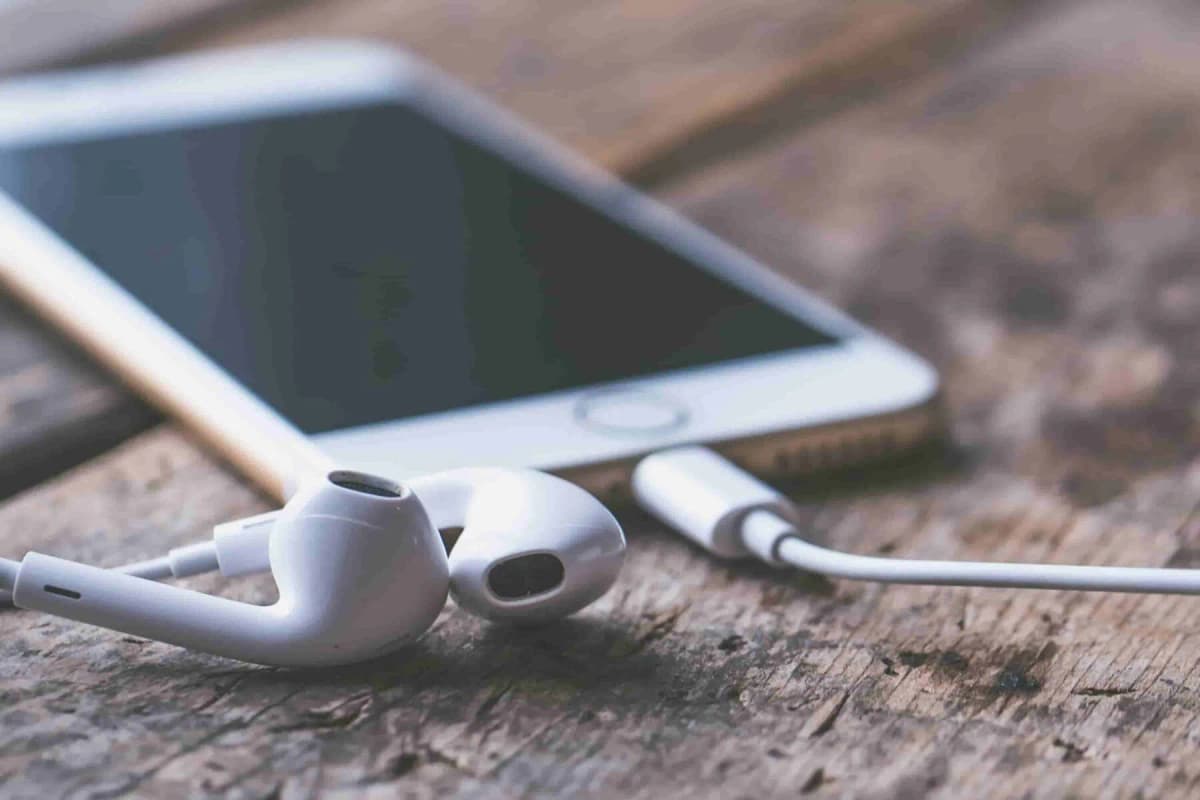 how to get on spotify editorial playlists