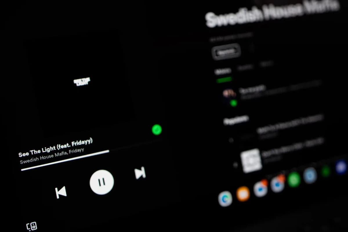 How to Become a Playlist Curator